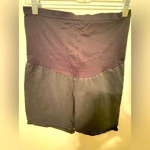 Women’s maternity shorts